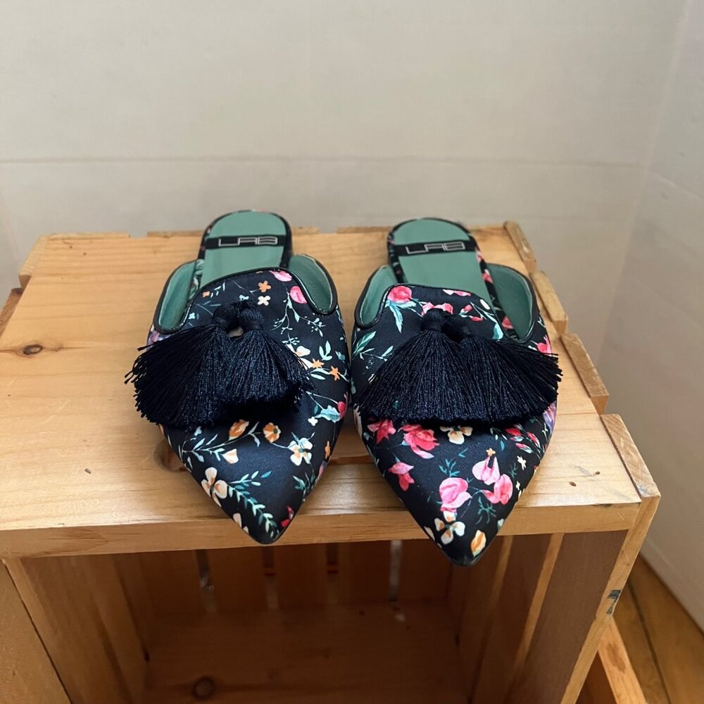 Floral Tasseled Anthropologie LAB Size 38 8 Black Pointed Toe Slides Flats Mules - Picture 9 of 15